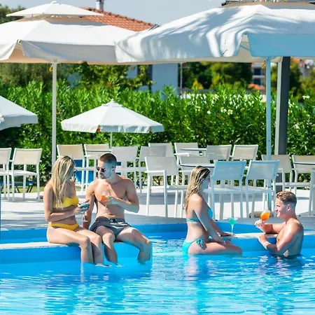 Hotel Kriopigi 4* Kryopigi