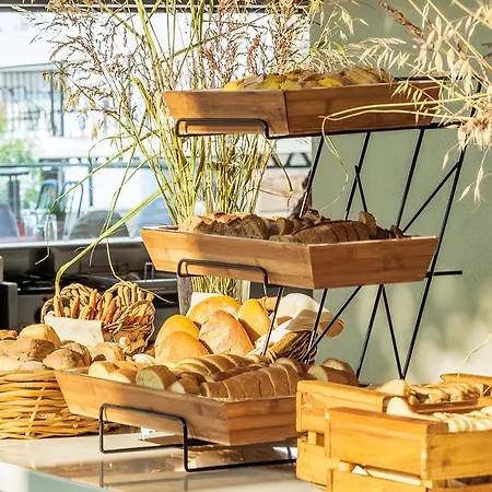 Ξενοδοχείο Kriopigi Beach Hotel  4*