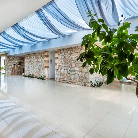 מלון Hotel Kriopigi 4*