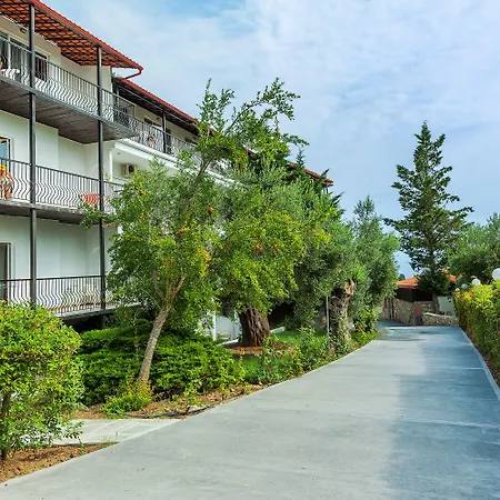 Hotel Kriopigi מלון